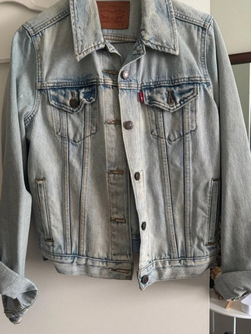 Levi's Trucker Denim Jacket Light Bleached Wash Red Tab Size 2 XS Classic Fit